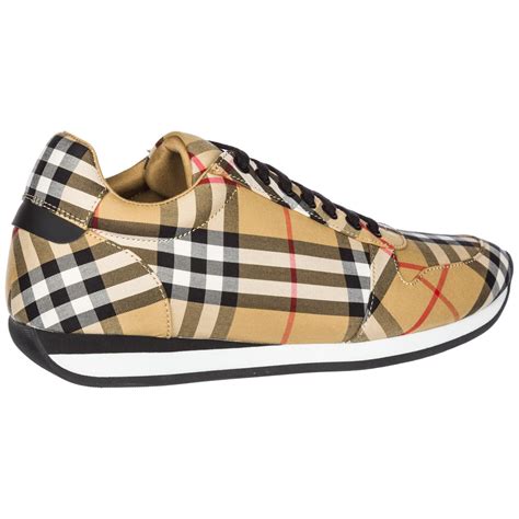 Scarpe da uomo di Burberry .